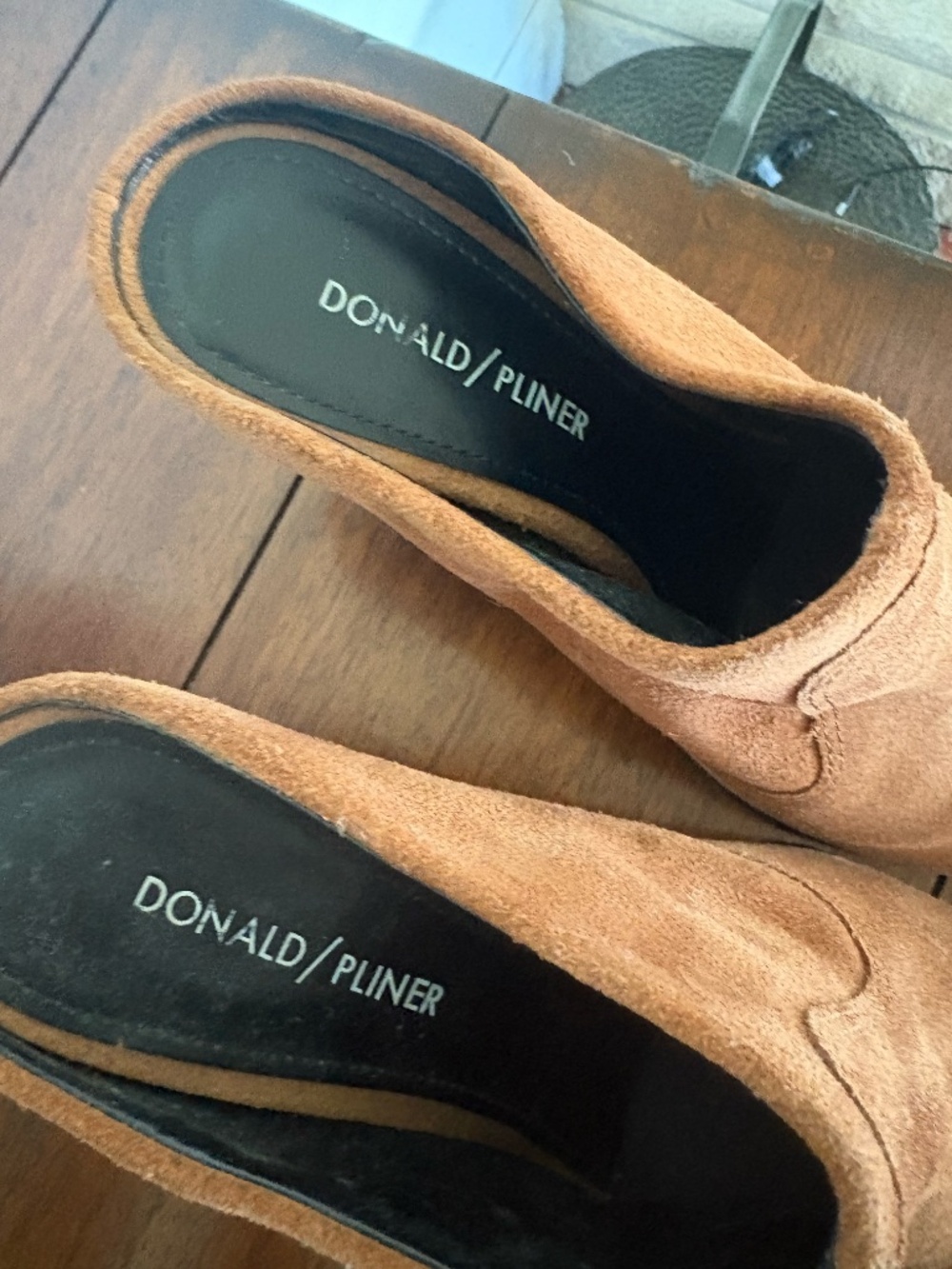 Donald Pliner/8/ suede brown mules with tapered toe 2 1/2 inch heel - Picture 2 of 4